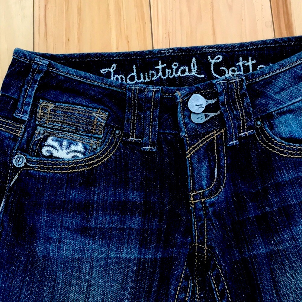 Blue Jeans with Embellishments. Inseam 29